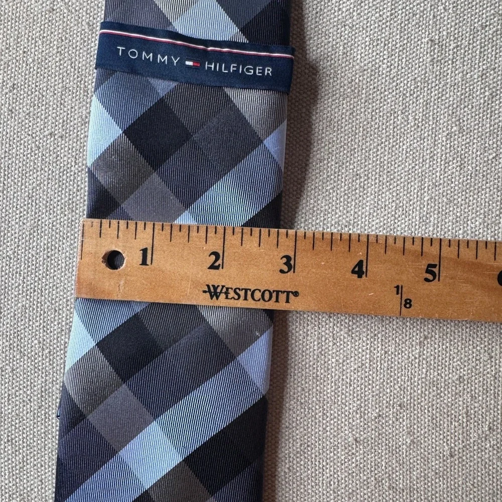 Tommy Hilfiger‎ Mens Blue Grey Plaid Check 100% Silk Necktie Standard Tie